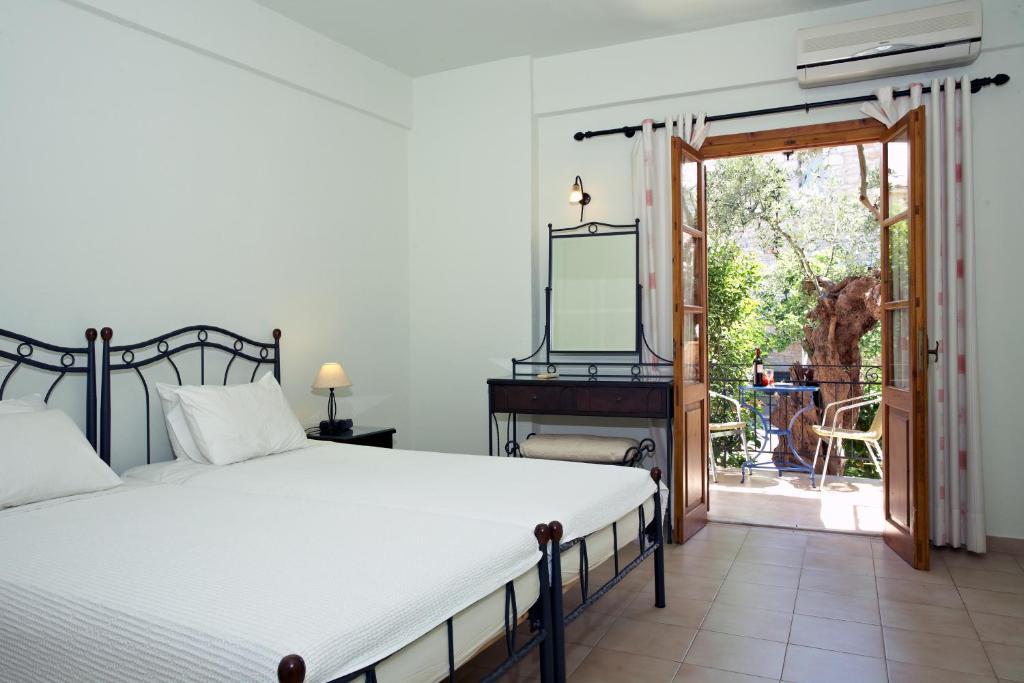Anniska Hotel Kardamyli Room photo