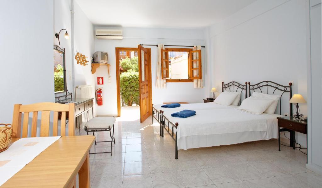 Anniska Hotel Kardamyli Room photo